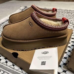 UGG Tasman II Platform, size 7